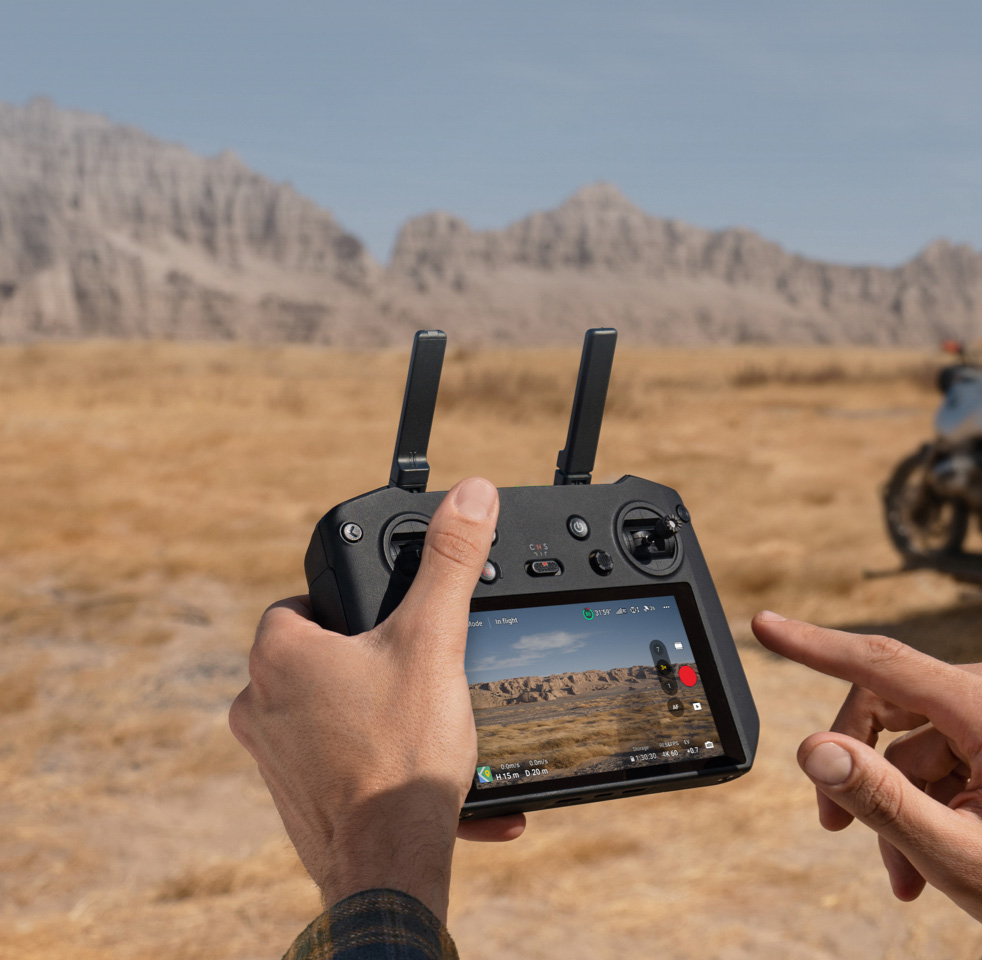 Квадрокоптер DJI Mavic 3 Pro Fly More Combo (DJI RC) - Купить в